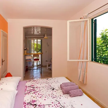 Huerte - Seaview フヴァル